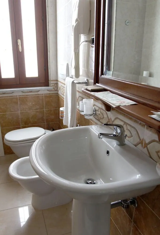 Euro Hotel איגלסיאס